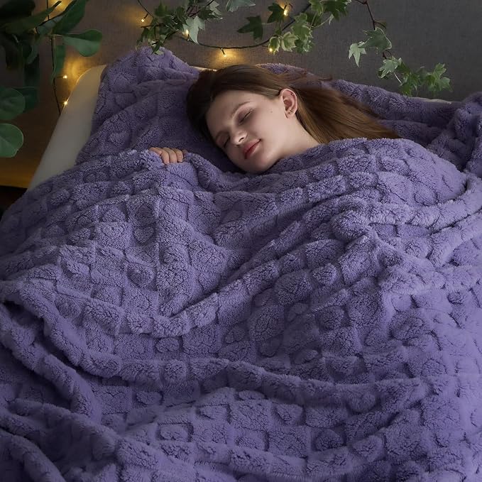 NEWCOSPLAY 3D Heart Checkered Flannel Queen Blanket, Lavender, 90"x90" | Super Soft Cute Lightweight Decorative Premium Silky Fleece Blanket for Couch Sofa Bed, Gift for Women Men, All Season Use