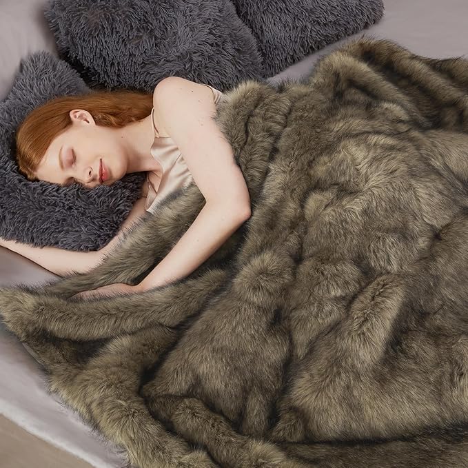 Luxury 1000GSM Faux Fur Throw Blanket, Super Thick Warm Cozy Grey Blankets for Couch Bed Sofa, Plush Fuzzy Elegant Soft Reversible Mink Blanket for Living Room Bedroom, 80x80,Grey