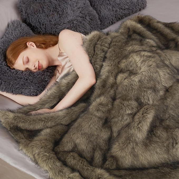 Luxury 1000GSM Faux Fur Throw Blanket, Super Thick Warm Cozy Heavy Blankets for Couch Bed Sofa, Plush Fuzzy Elegant Soft Reversible Mink Blanket for Living Room Bedroom 50x60, Grey