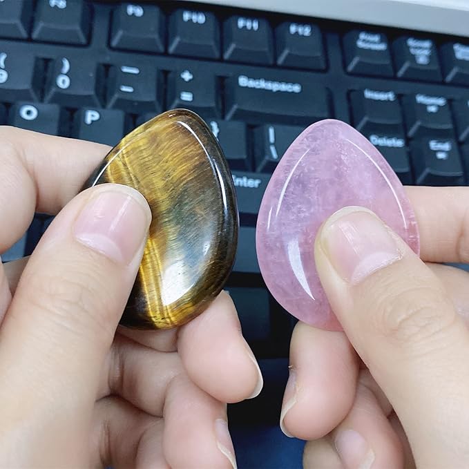 QINJIEJIE 2PCS Worry Stone Tiger's Eye Rose Quartz Crystals Sets Hand Carved Thumb Stones Pocket Gemstones Meditation Healing Crystal Reiki Natural Relax Palm Stone for Anxiety Therapy Relief