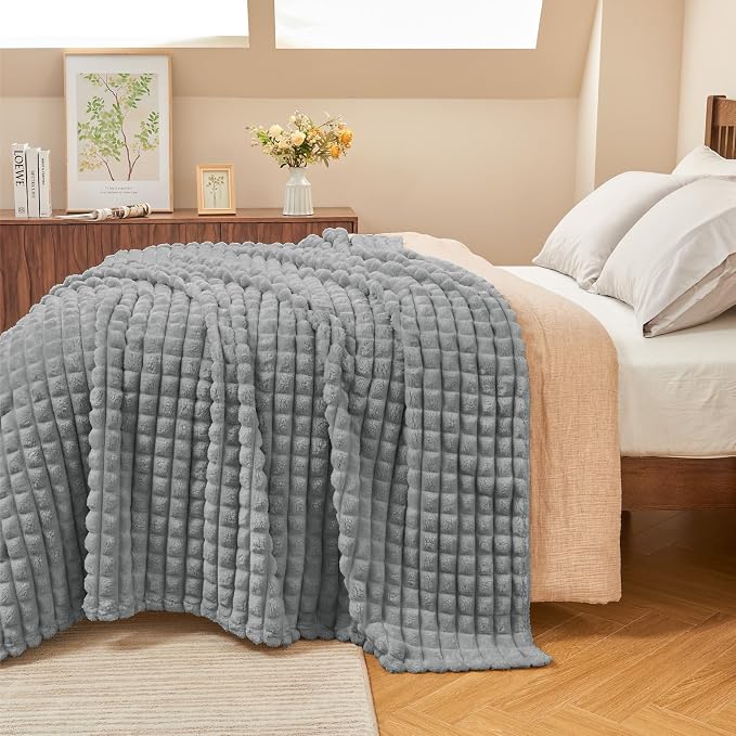 BEDELITE Grey Checked Fleece Throw Blankets Queen Size for Bed, 90x90 Inch | Soft Warm Fuzzy Fluffy Blanket for Bed Sofa, Lightweight Plush Cozy Blankets for Home Room Decor, Gift for Women, All Season