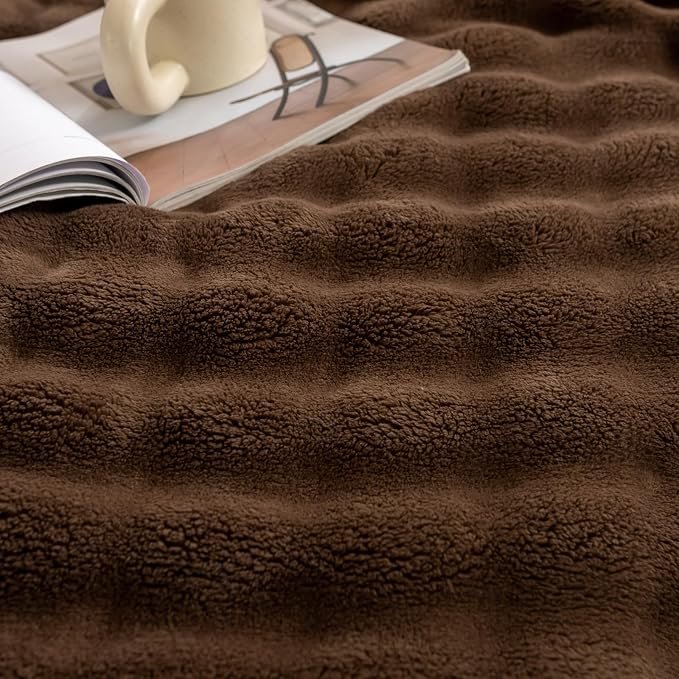 YUSOKI 3D Fleece Bubble Throw Blanket,Brown, 50"x60" | Ultra Soft, Non-Shedding, Lightweight for All Season Use, stays fluffy after repeated washes, Perfect Gifts, Machine Washable