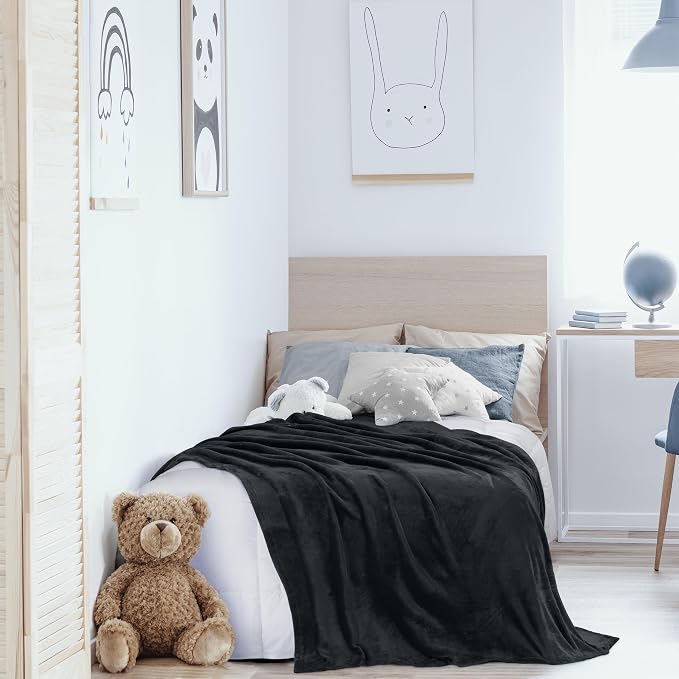 Utopia Bedding Soft Fleece Bed Blanket Twin XL Size Black (90x76 Inch) | College Dorm Room Essentials for Girls and Guys, Microfiber Plush Warm Lightweight Breathable Cozy Blanket Anti-Static