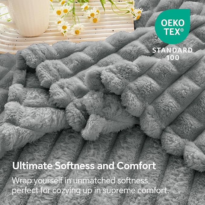 BEDELITE 3D Checked Grey Fleece Throw Blanket for Couch, 50x70 Inch | Soft Warm Fuzzy Fluffy Blanket for Bed Sofa, Lightweight Plush Cozy Blankets for Home Room Decor, Gift for Women, All Season