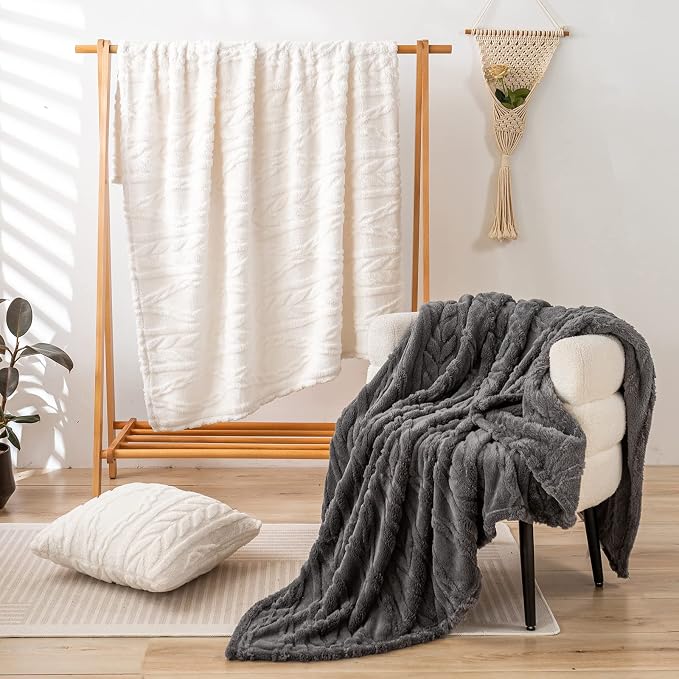 YUSOKI Sherpa Fleece Large Throw Blanket,Ivory, 50"x65" | 3D Stylish Design,320GSM, Non-Shedding, Lightweight for All Season Use, stays fluffy after repeated washes, Perfect Gifts