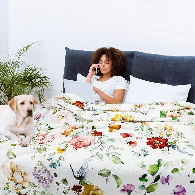 Watercolor Flowers Throw Blanket Botanical Floral Throw Blanket Ultra Soft Flannel Fleece Bed Blanket Cozy Fuzzy Plush Couch Cover Lightweight Wildflowers Plants Blanket for Sofa Bed 50" X 60"
