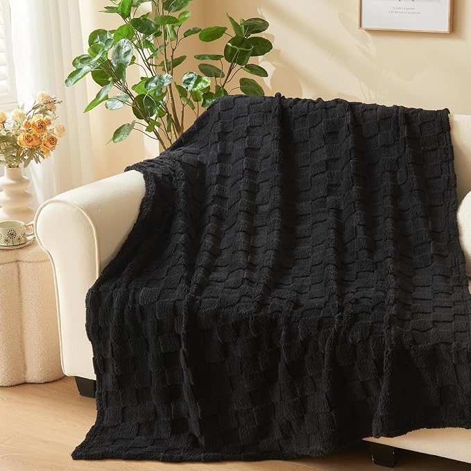NEWCOSPLAY 3D Checkered Flannel King Blanket, Black Checkered, 90"x110" | Super Soft Cute Lightweight Decorative Premium Silky Fleece Blanket for Couch Sofa Bed, Gift for Women Men, All Season Use