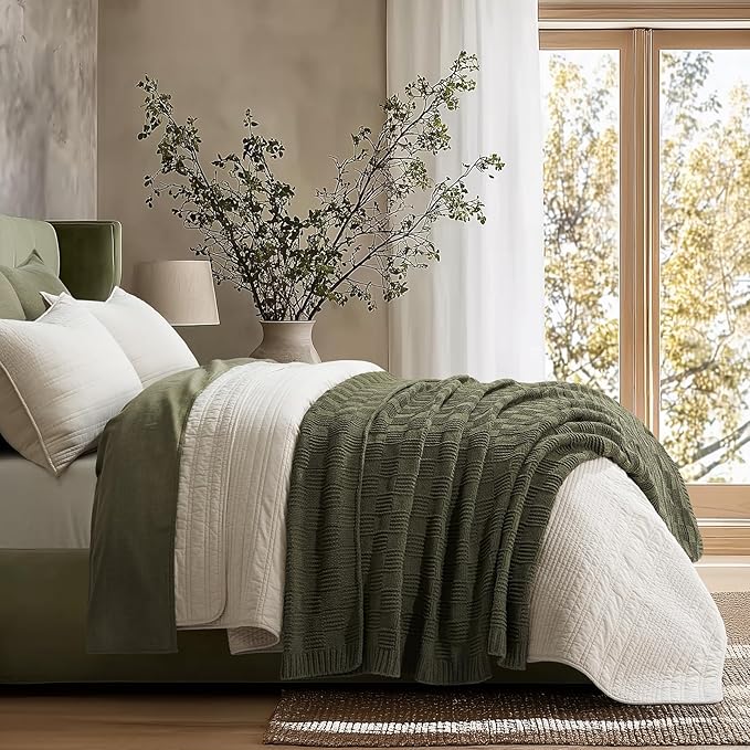 EVERGRACEHOME Modern Checkered Chenille Throw Blanket, 60x80, Olive Green | Lightweight Warmth, All-Season Breathability, OEKO-TEX certified, Timeless Grid Pattern, Farmhouse Throw for Couch, Bed, Sofa