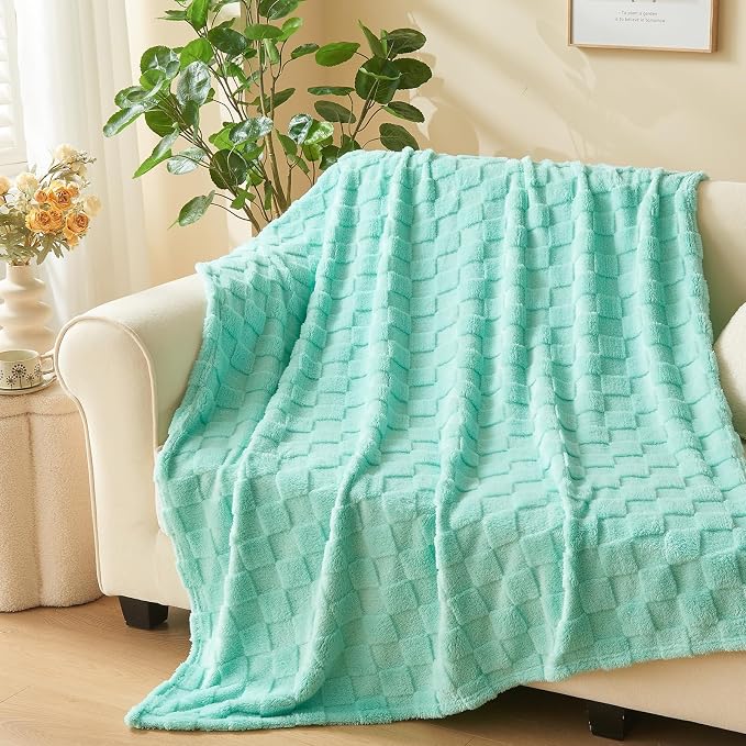 NEWCOSPLAY 3D Checkered Flannel Queen Blanket, Aqua Checkered, 90"x90" | Super Soft Cute Lightweight Decorative Premium Silky Fleece Blanket for Couch Sofa Bed, Gift for Women Men, All Season Use