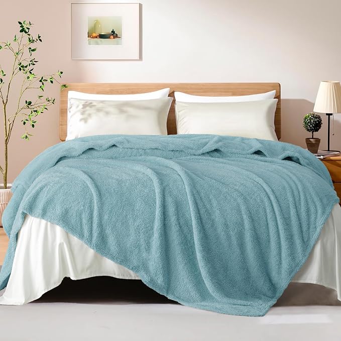Exclusivo Mezcla Fleece Bed Blankets King Size for Bed, 90" x 104" | Super Soft and Cozy Fluffy Blanket for Women, Lightweight and Fuzzy Large Blanket for Bedroom , All Season, Slate Blue