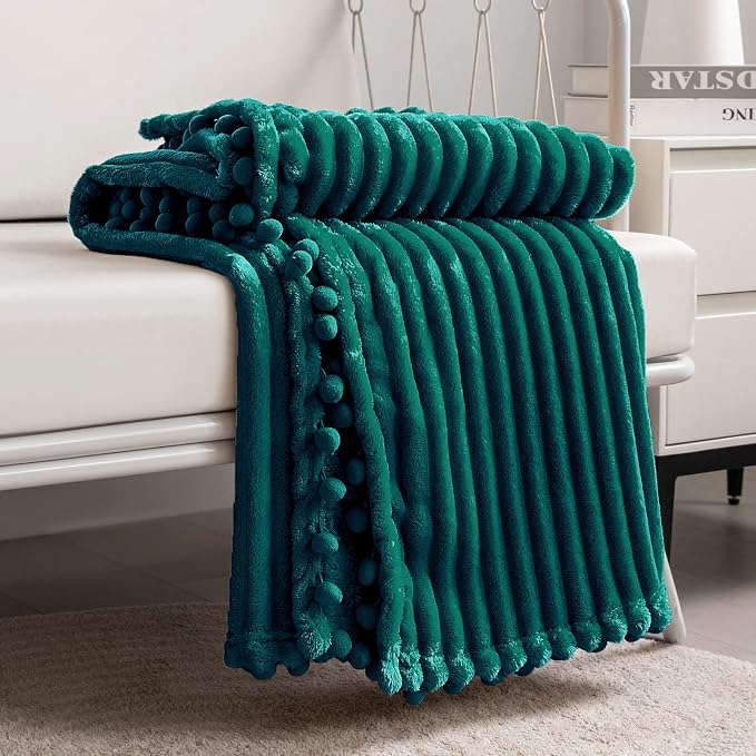 DISSA Fleece Blanket Twin Size – 60x80, Green - Soft, Plush, Fluffy, Fuzzy, Warm, Cozy – Perfect Throw for Couch, Bed, Sofa - with Pompom Fringe - Flannel Blanket