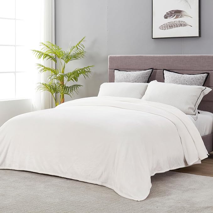 DREAMNINE Extra Large Solid Soft Comfy Fluffy Fleece Bed Blanket King Size 90" x 108", Luxury Decorative Fuzzy Blankets for Bedroom, Big Cozy Shaggy Warm Flannel Blanket for Winter Autumn Pet, White