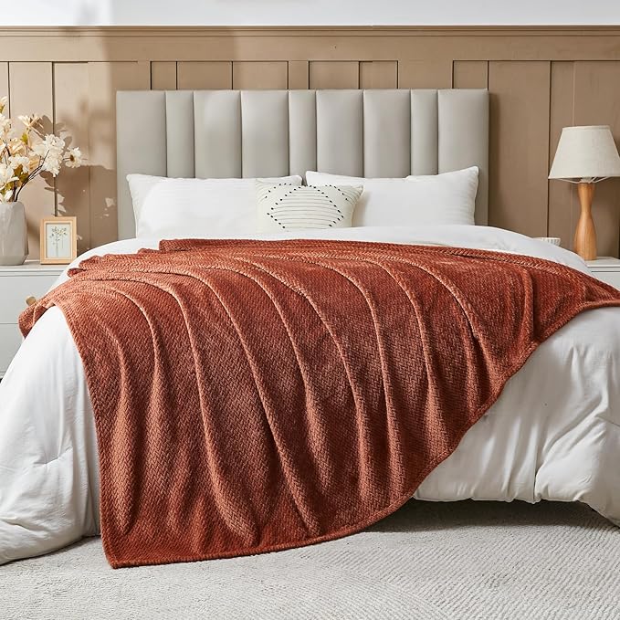 NEWCOSPLAY Fleece Leaves Pattern Queen Blanket, Coffee, 90"x90" | Super Soft Throw Blanket, Lightweight Cozy Bed Sofa Blanket, Premium Silky Flannel Fleece, Travel Blanket for All Season Use