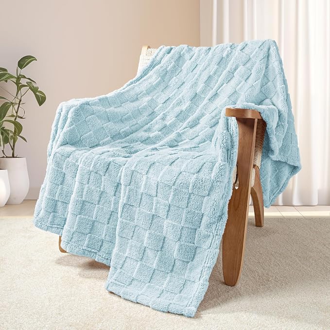 Exclusivo Mezcla 3D Checkered Fleece Throw Blanket for Couch, LCE Blue | Super Soft and Cozy Fluffy Throw, Lightweight and Breathable, Cute Fuzzy Blanket for Sofa, Home Decor, All Season, 50"x60"