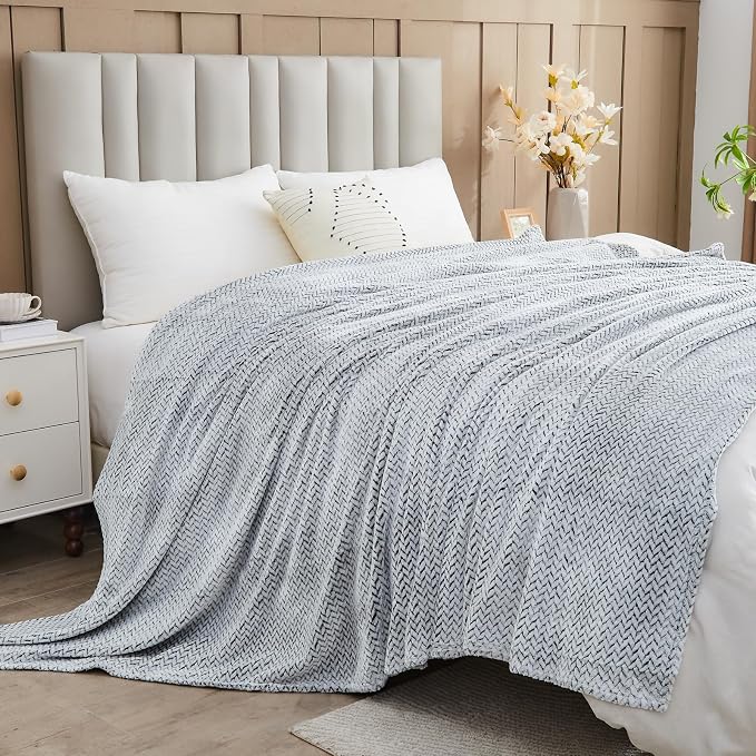 NEWCOSPLAY Fleece Leaves Pattern King Blanket, Frosty Dark Grey, 90"x110" | Super Soft Throw Blanket, Lightweight Cozy Bed Sofa Blanket, Premium Silky Flannel Fleece, Travel Blanket for All Season Use