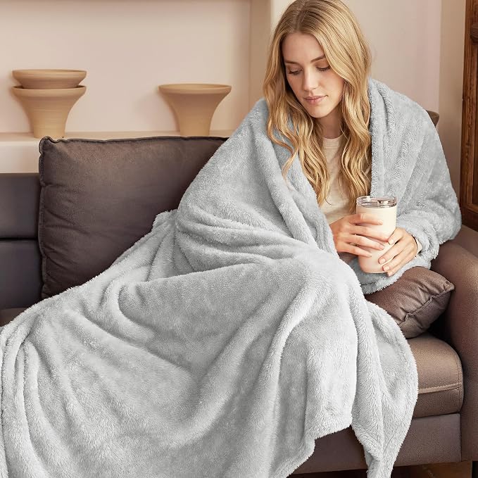 Exclusivo Mezcla Fuzzy Plush Fleece Bed Blanket King Size, Light Grey | 104x90 Inches, Super Soft and Cozy Bed Blanket, Fluffy Decorative Bedding for Livingroom, Bedroom, All Season