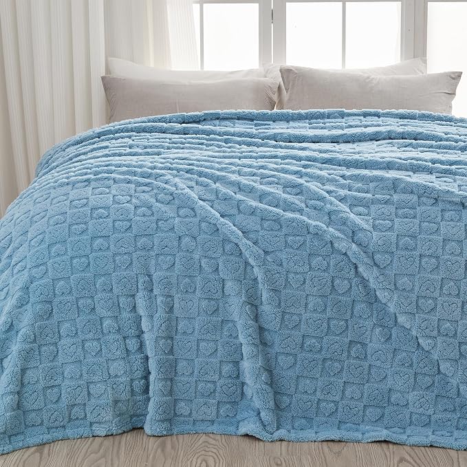 NEWCOSPLAY 3D Heart Checkered Flannel Queen Blanket, Blue Heart, 90"x90" | Super Soft Cute Lightweight Decorative Premium Silky Fleece Blanket for Couch Sofa Bed, Gift for Women Men, All Season Use