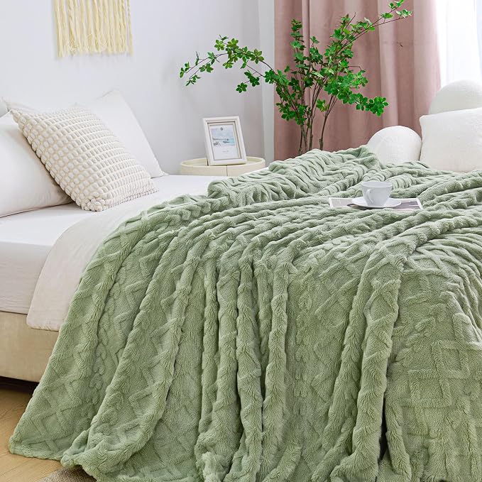 Aganear Fleece Throw Blanket for Bed Couch 90"x90" Sage Green | Lightweight Fuzzy Throw,Warm Gift for Women,Christmas,Housewarming,Soft,Boho Design for Room Home Decor,All-Season Use