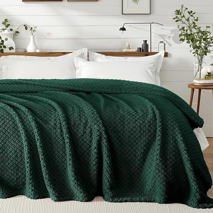 Exclusivo Mezcla Soft Fleece Queen Size Blanket for Bed, Forest Green | Jacquard Lightweight Cozy Bed Blanket, Breathable Decorative Fuzzy Textured All Season Use, 90x90 Inches
