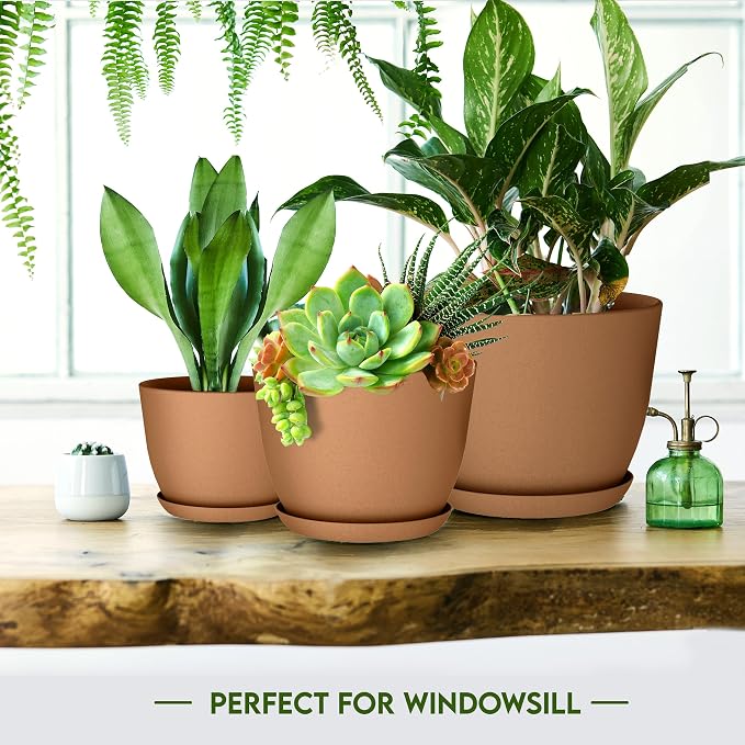 Plant Pots Indoor with Drainage, 5 Pack Multi-Size Planters Set, Terracotta | Drainage holes included Multiple sizes 7/6.6/6/5.3/4.8 In Indoor plants and flowers Durable plastic construction