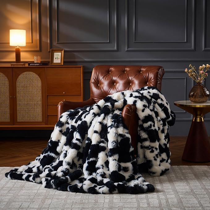 Faux Fur Bed Blankets Queen Size, 750 GSM Double Sided Plush Furry Blanket for Couch Sofa Bed Bedroom Living Room Hotel, Super Soft Warm and Cozy Cow Print Blankets, Black White, 80''x90''