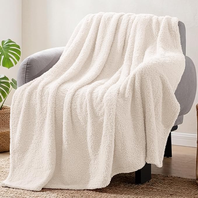 Exclusivo Mezcla Fleece Throw Blanket for Couch and Sofa, 50" x 60" | Super Soft and Cozy Fluffy Blanket for Women, Lightweight and Fuzzy Throw for Home Decor, All Season, White