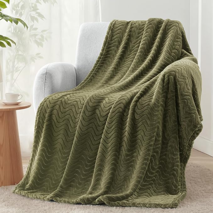 Exclusivo Mezcla Large Fleece Throw Blanket for Couch, Sofa, Olive Green | 50"x70" Soft Breathable Lightweight Flannel Throws for Summer, Plush Cozy Jacquard Wave Blanket for Home Decor