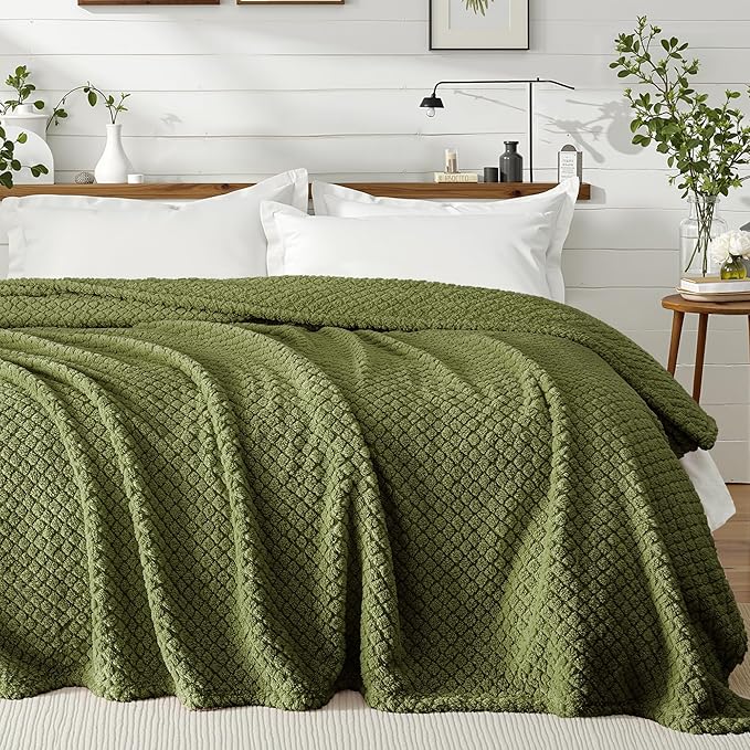 Exclusivo Mezcla Soft Fleece Queen Size Blanket for Bed, Olive Green | Jacquard Lightweight Cozy Bed Blanket, Breathable Decorative Fuzzy Textured All Season Use, 90x90 Inches