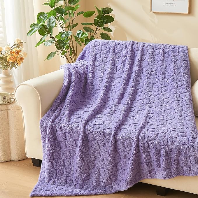 NEWCOSPLAY 3D Heart Checkered Flannel Throw Blanket, Lavender, 50"x70" | Super Soft Cute Lightweight Decorative Premium Silky Fleece Blanket for Couch Sofa Bed, Gift for Women Men, All Season Use