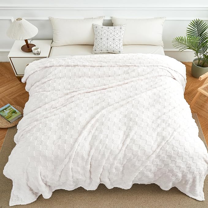 Aganear Fluffy Cozy Throw Blanket for Couch 50"x70" Cream White | Lightweight Fuzzy Throw,Warm Gift for Women,Christmas,Housewarming,Soft,Boho Design for Room Home Decor,All-Season Use