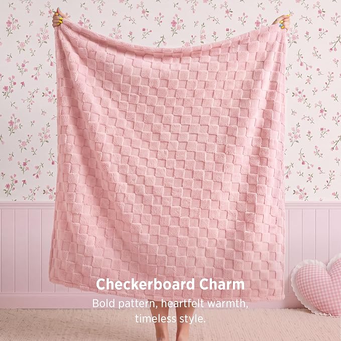 Bedsure GentleSoft Twin XL Blanket for Bed - Super Soft Cozy Fleece Blankets, Cute Throws for Girls, Dorm Room Essentials for Girls Teens Back to School, Pink, 66x90 Inches