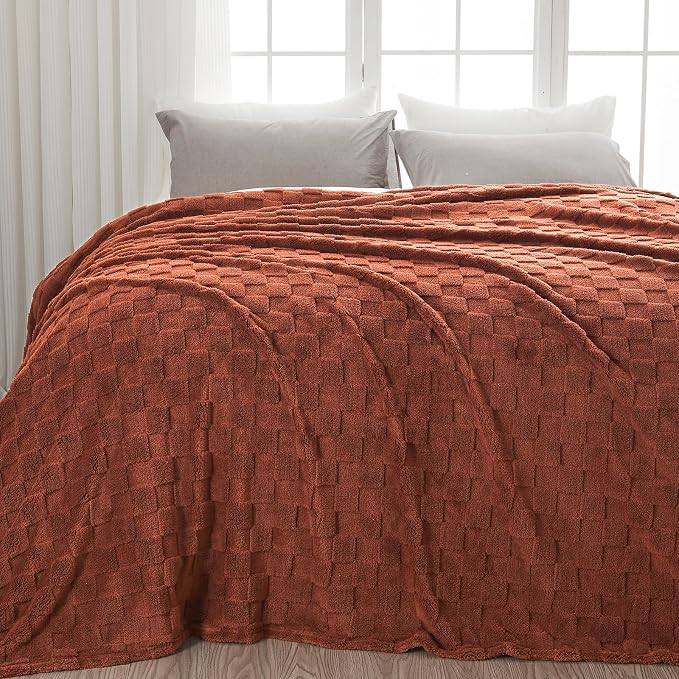 NEWCOSPLAY 3D Checkered Flannel Queen Blanket, Coffee Checkered, 90"x90" | Super Soft Cute Lightweight Decorative Premium Silky Fleece Blanket for Couch Sofa Bed, Gift for Women Men, All Season Use