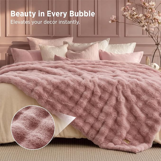 Bedsure GentleSoft Bubble Faux Fur Blankets Queen Size, Fluffy Fuzzy Queen Blanket for Bed, Soft Cozy Faux Fur Bedding for Winter, Thick Warm Plush Bed Cover, Dusty Rose, 90x90