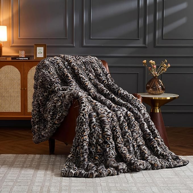 Leopard Faux Fur Blankets 50''x60'', 750 GSM Double Sided Throw Blanket for Couch Sofa Travel and Camping, Super Soft Cozy Fluffy Plush Blanket, Cheetah Print Furry Blankets for All Seasons