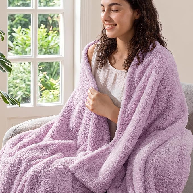 Exclusivo Mezcla Fleece Twin Size Blanket for Couch and Bed, 60" x 80" | Super Soft and Cozy Fluffy Blanket for Women, Lightweight and Fuzzy Blanket for Teens Back to School, Light Purple