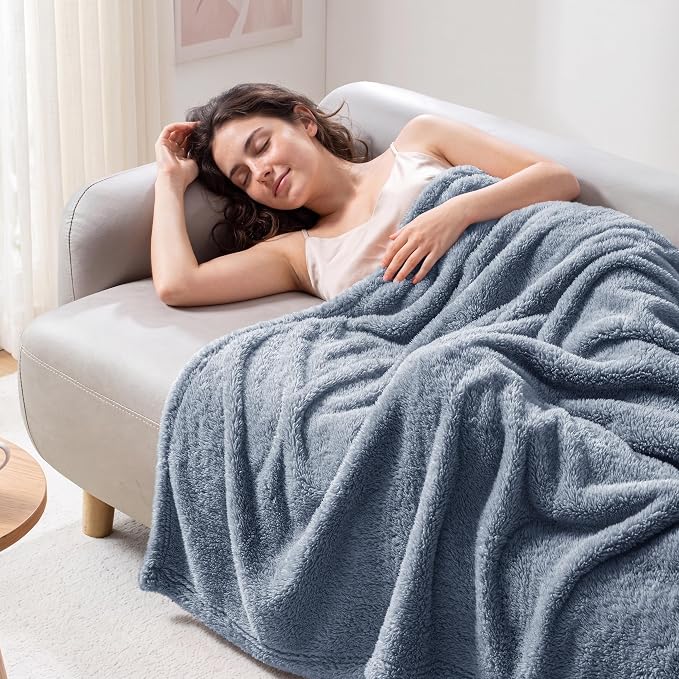Exclusivo Mezcla Soft Plush Fleece Twin Size Blankets for Bed Living Room | Lightweight Fuzzy Fluffy Large Blanket for All Seasons, Cozy Velvet for Women Men, Machine Washable, 60"x80", Stone Blue