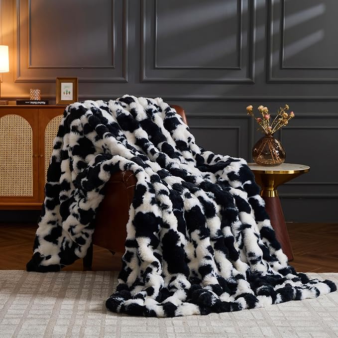 Faux Fur Blanket 50''x60'', 750 GSM Double Sided Cow Print Blankets Soft Cozy Fluffy Bubble Blanket for Couch Sofa Office Camping Shaggy Plush Furry Travel Blankets for Women, Men, Black White