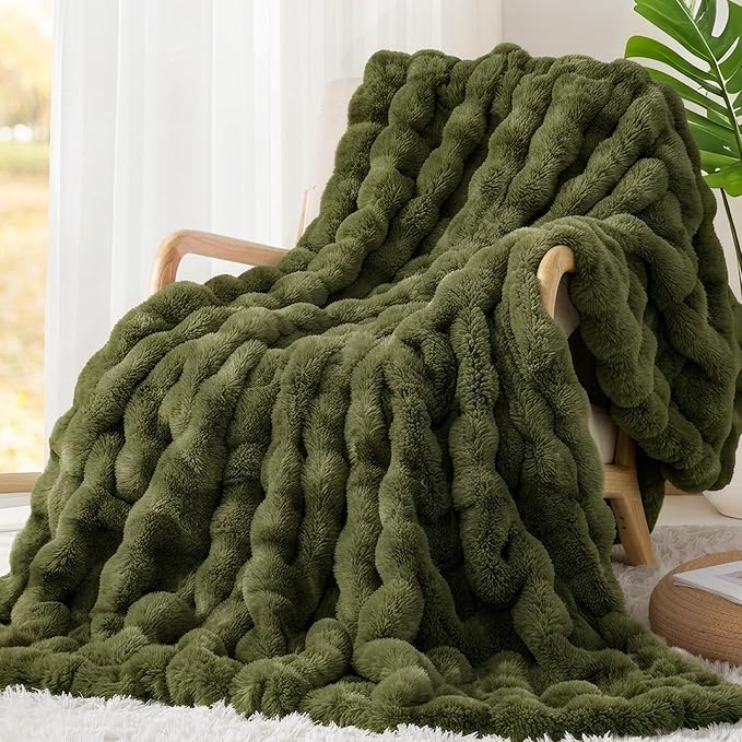 Luxury 1000GSM Rabbit Faux Fur Blanket, Super Warm Cozy Brown Blankets for Couch Bed Sofa, Ruched Plush Fuzzy Elegant Soft Reversible Mink Blanket Living Room Bedroom, 50" x 60",Forest Green