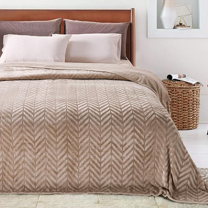 Whale Flotilla Flannel Fleece Fall Bed Blanket Twin XL Size, Champagne | Lightweight Breathable Soft Bedspread, Plush Fluffy Coverlet Chevron Design Decorative Blanket for Home Life, 90x66 Inch
