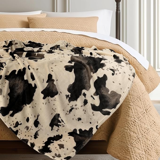 Cow Print Blanket Ultra Soft Flannel Throw Blanket for Couch Bed, Cute Cozy Lightweight All-Season Fleece Blanket, Gift for Women & Girls, 50×60 Inches Brown