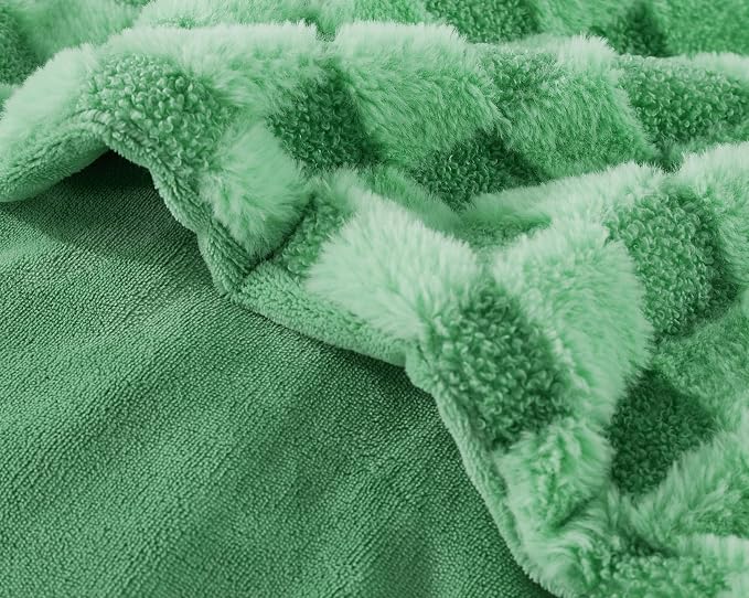 Luxury 3D Checkered Throw Blanket Reversible Thick Warm Blankets for Couch | Soft Velvet Flannel Fuzzy Plush Gift for Women