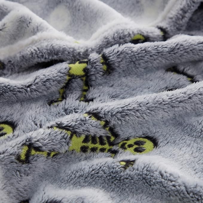 Halloween Glow in the Dark Throw Blanket: Skeletons and Jack O Lantern Pumpkins on Grey Velvet Fleece for Sofa Bed Couch Chair Dorm (Style 1)