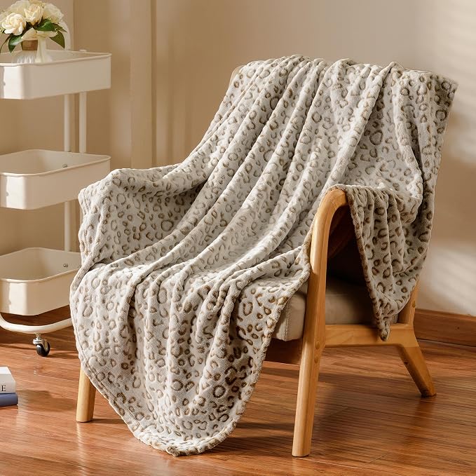 Excervent 3D Leopard Print Throw Blanket for Bed, 50x60 inches, Khaki | 280 GSM Lightweight Fleece Cheetah Throw Blanket for Couch Sofa Bed, Super Soft Cozy Warm Blankets, Suitable for All Seasons