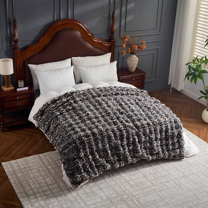 Leopard Faux Fur Blankets 60''x80'' for Bed, Sofa, Couch, Travel and Camping, 750 GSM Double Sided Fluffy Warm Thick Throw Blanket, Super Soft Cozy Plush Cheetah Print Blankets for All Seasons
