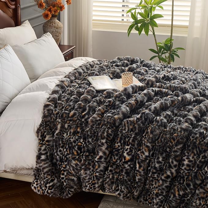 Leopard Faux Fur Blankets 60''x80'' for Bed, Sofa, Couch, Travel and Camping, 750 GSM Double Sided Fluffy Warm Thick Throw Blanket, Super Soft Cozy Plush Cheetah Print Blankets for All Seasons