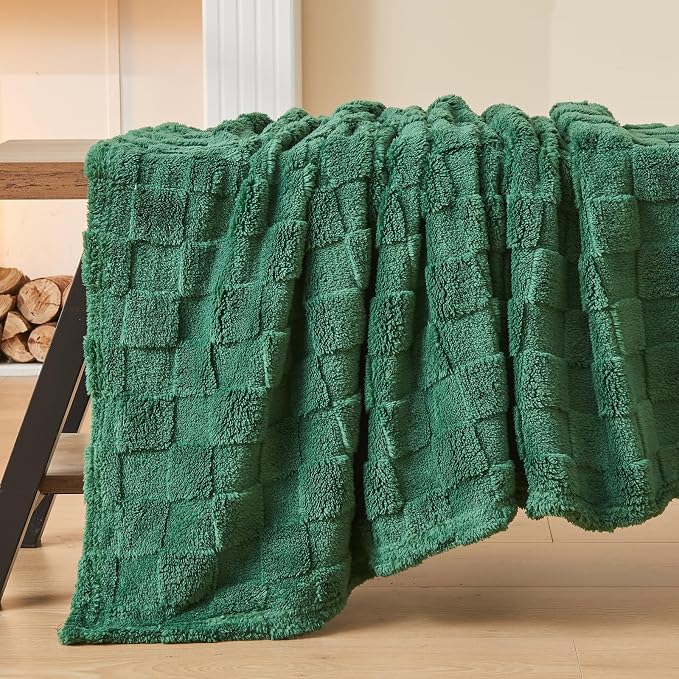NEWCOSPLAY 3D Checkered Flannel Throw Blanket, Dark Green, 50"x70" | Super Soft Cute Lightweight Decorative Premium Silky Fleece Blanket for Couch Sofa Bed, Gift for Women Men, All Season Use