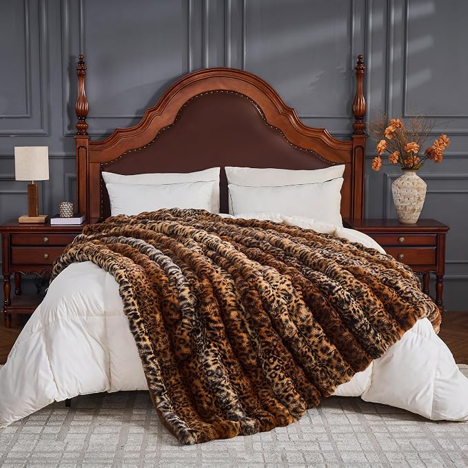 Leopard Faux Fur Blankets 60''x80'' for Bed, Sofa, Couch, Travel and Camping, 750 GSM Double Sided Fluffy Warm Thick Throw Blanket, Super Soft Cozy Plush Cheetah Print Blankets for All Seasons