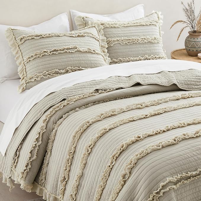 Ultra Soft Ruffle Fringed Quilt King Size,Shabby Chic Rustic Beige Bedding Set, Stone Washed Boho Decorative Quilt with 2 Pillow Shams for All Season