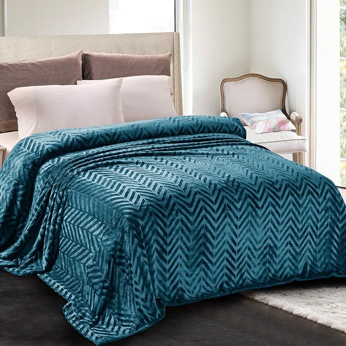 Whale Flotilla Flannel Fleece Fall Bed Blanket Twin Size, Teal | Lightweight Breathable Soft Bedspread, Plush Fluffy Coverlet Chevron Design Decorative Blanket for Home Life, 60x80 Inch