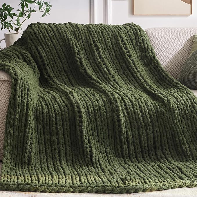Negwoo Chunky Knit Throw Blanket, Knitted Throw Chenille Yarn, 80"*90" | Soft Thick Cable Knitted Blankets, Handmade Big Thick Blanket, Machine Washable Cute Comfy Blanket for Home Decor, Green